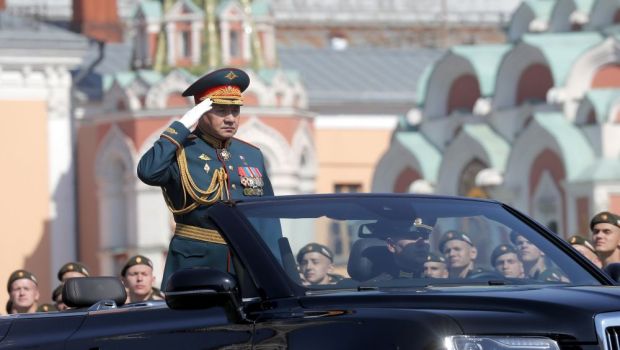 
	Cum arata noua limuzina de 150.000 euro a lui Putin. Rusii au copiat un model celebru de lux. FOTO
