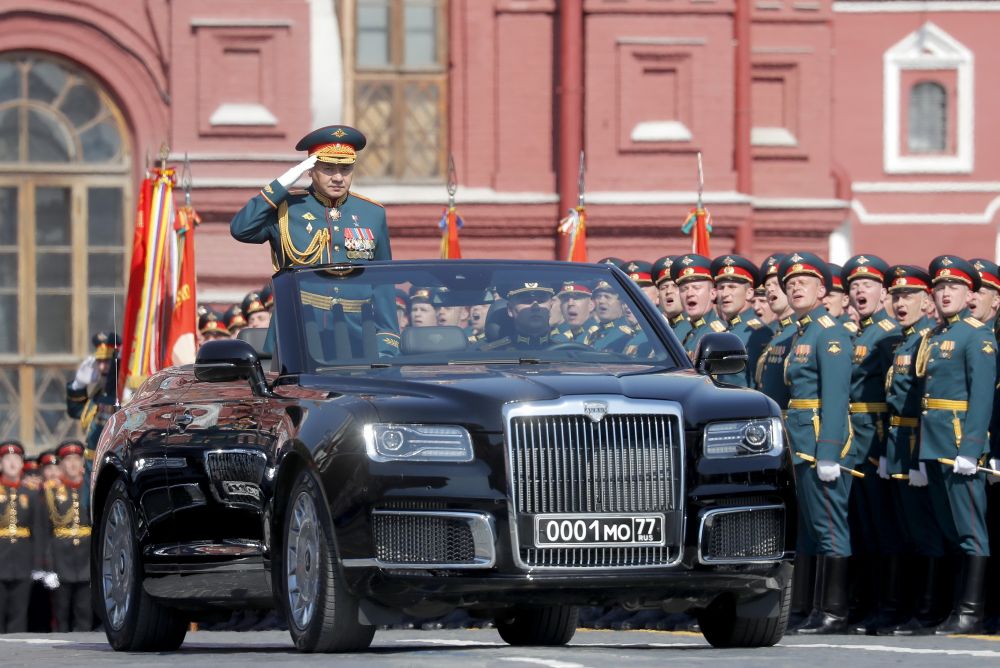 Cum arata noua limuzina de 150.000 euro a lui Putin. Rusii au copiat un model celebru de lux. FOTO_3