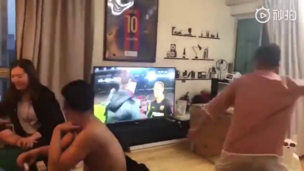FAZA ZILEI: Un fan Barcelona a luat-o RAZNA dupa infrangerea rusinoasa cu Liverpool. VIDEO