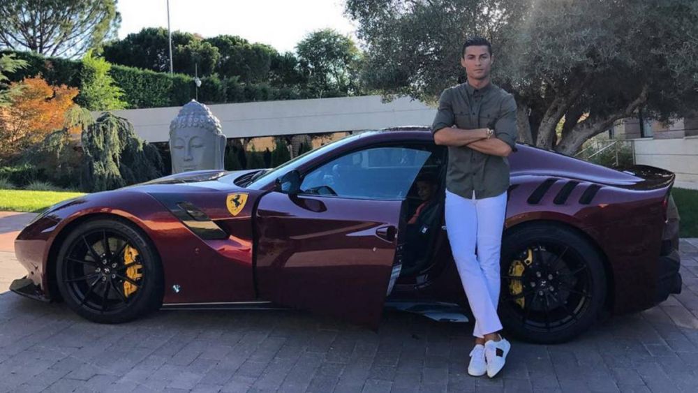 Ronaldo are masini de peste 20.000.000 euro! Garajul incredibil al superstarului portughez si ultima achizitie unica in lume: FOTO_9