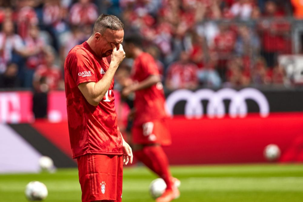 Sfarsitul unei ere la Bayern Munchen! Imagini SENZATIONALE pe Allianz Arena cu Ribery si Robben! Ce mesaje au afisat fanii!_2