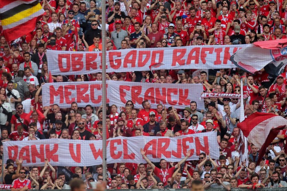 Sfarsitul unei ere la Bayern Munchen! Imagini SENZATIONALE pe Allianz Arena cu Ribery si Robben! Ce mesaje au afisat fanii!_12