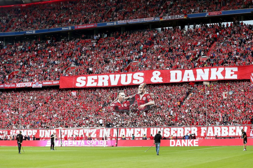 Sfarsitul unei ere la Bayern Munchen! Imagini SENZATIONALE pe Allianz Arena cu Ribery si Robben! Ce mesaje au afisat fanii!_5