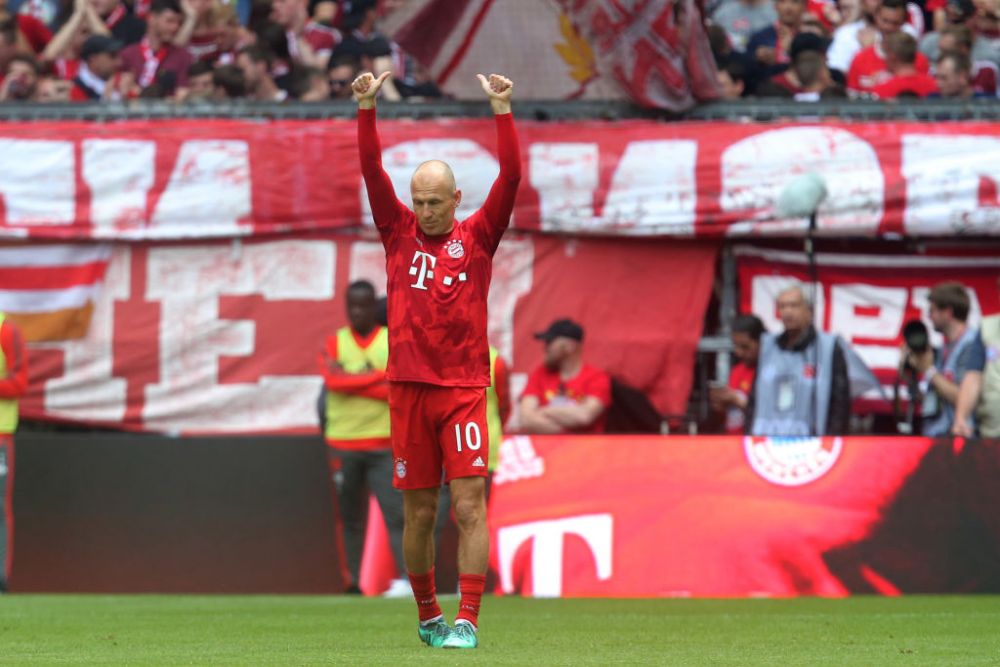 Sfarsitul unei ere la Bayern Munchen! Imagini SENZATIONALE pe Allianz Arena cu Ribery si Robben! Ce mesaje au afisat fanii!_7