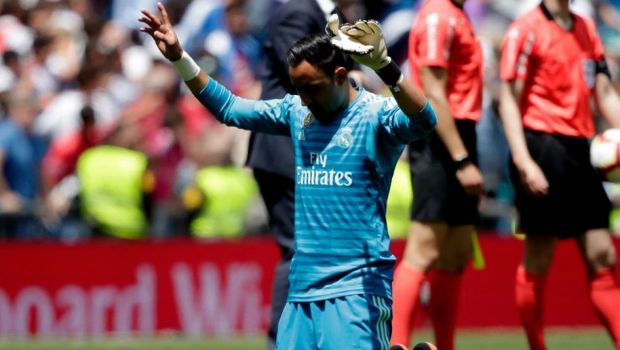 
	Keylor Navas a jucat ultimul meci pentru Real Madrid! Portarul si-a luat adio de la suporterii de pe Santiago Bernabeu! Imagini emotionante!
