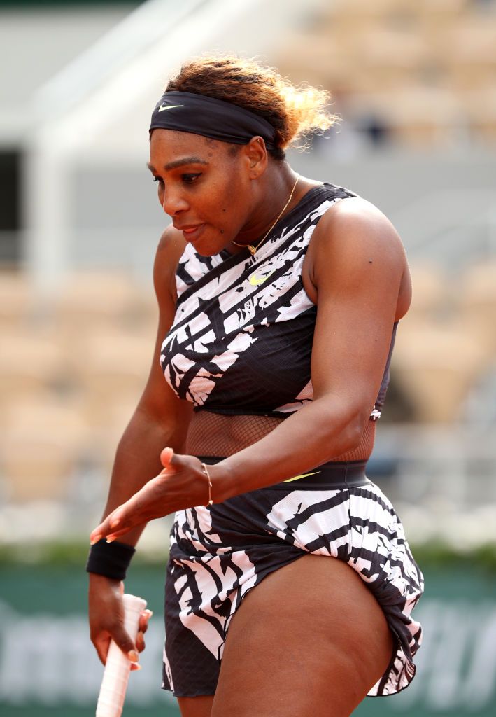 Serena Williams a renuntat la catsuit, dar a socat din nou. Ce scria pe echipamentul ei de la Roland Garros. FOTO_14
