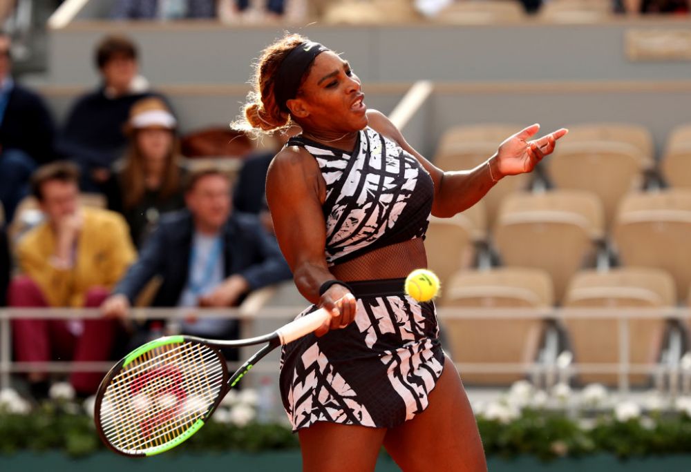 Serena Williams a renuntat la catsuit, dar a socat din nou. Ce scria pe echipamentul ei de la Roland Garros. FOTO_16