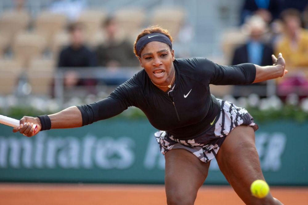 Serena Williams a renuntat la catsuit, dar a socat din nou. Ce scria pe echipamentul ei de la Roland Garros. FOTO_17