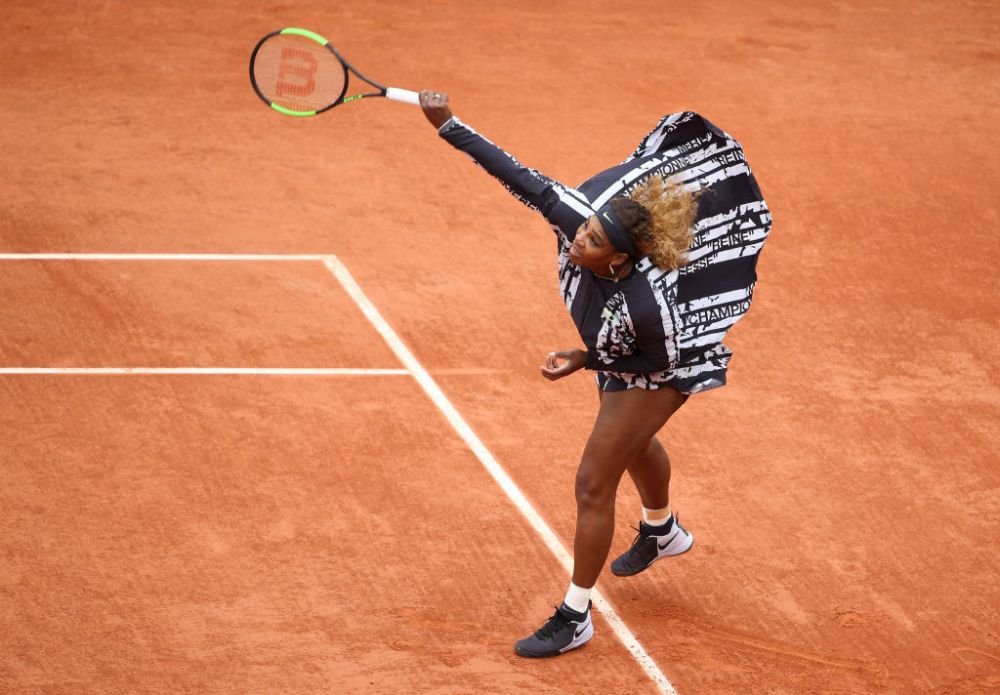 Serena Williams a renuntat la catsuit, dar a socat din nou. Ce scria pe echipamentul ei de la Roland Garros. FOTO_7