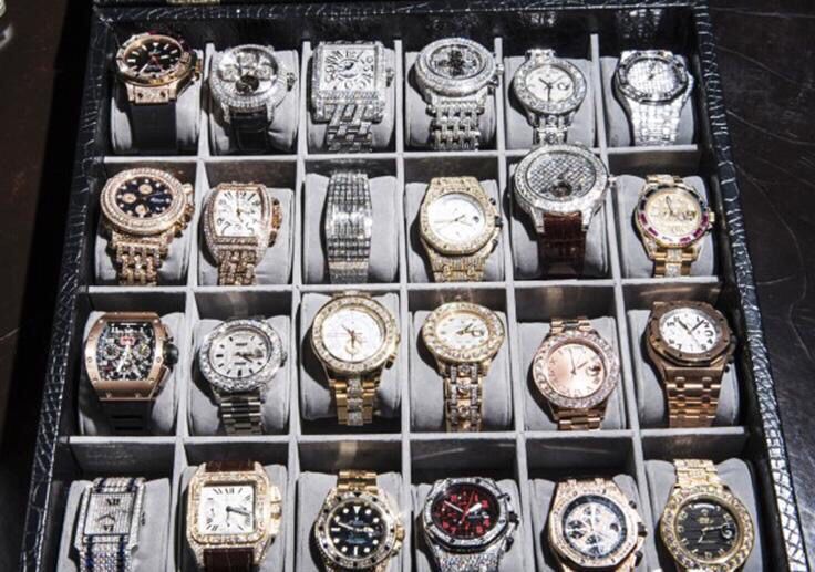 Banii nu iti cumpara timp, dar iti pot lua un ceas cu 424 de diamante! Suma incredibila platita de Cristiano Ronaldo pentru ultimul sau accesoriu: FOTO_2