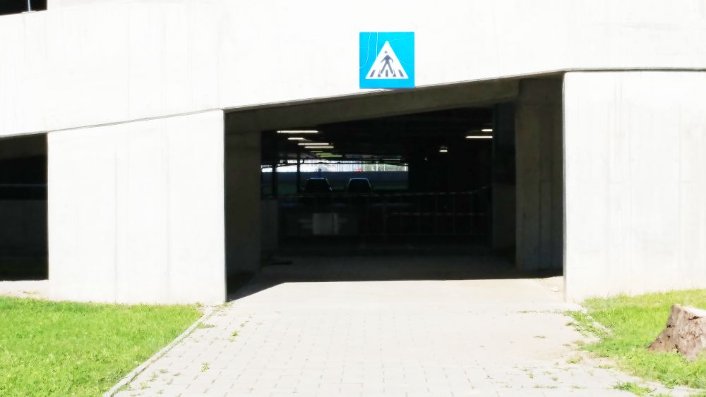 Primaria Bucuresti nu a redeschis oficial parcarea de la Arena Nationala, dar unele masini au voie sa parcheze acolo!_11