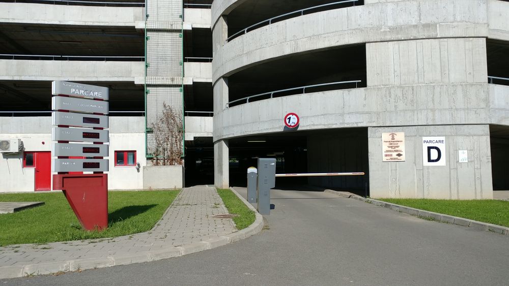 Primaria Bucuresti nu a redeschis oficial parcarea de la Arena Nationala, dar unele masini au voie sa parcheze acolo!_4