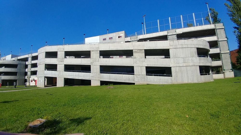Primaria Bucuresti nu a redeschis oficial parcarea de la Arena Nationala, dar unele masini au voie sa parcheze acolo!_6