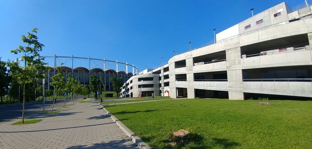 Primaria Bucuresti nu a redeschis oficial parcarea de la Arena Nationala, dar unele masini au voie sa parcheze acolo!_7