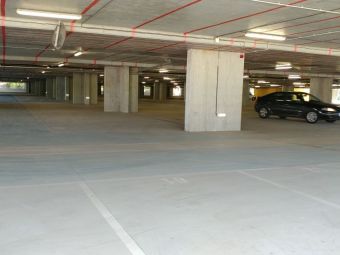 
	Primaria Bucuresti nu a redeschis oficial parcarea de la Arena Nationala, dar unele masini au voie sa parcheze acolo!
