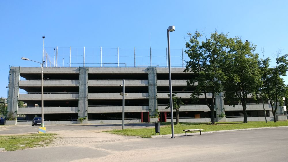 Primaria Bucuresti nu a redeschis oficial parcarea de la Arena Nationala, dar unele masini au voie sa parcheze acolo!_10