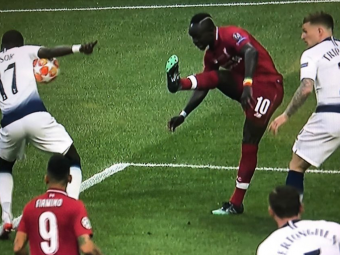 
	A fost sau nu a fost penalty?! Ce spun specialistii despre lovitura de la 11 metri care a decis in mare parte soarta finalei Liverpool - Tottenham
