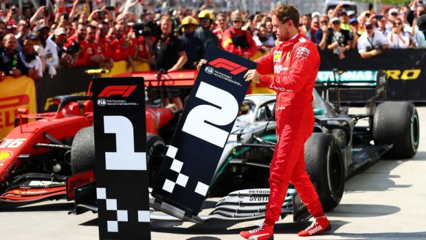 
	FORMULA 1: Gest fabulos al lui Sebastian Vettel. I-a luat la propriu locul 1 lui Hamilton. :) VIDEO
