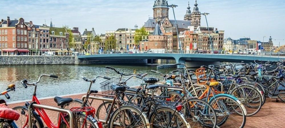 
	Amsterdam
