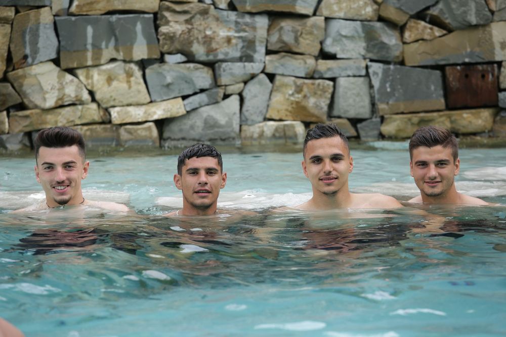 Romania U21, imagini de colectie. Antrenament in piscina si pe nisip pentru elevii lui Radoi in cantonamentul pentru EURO_1