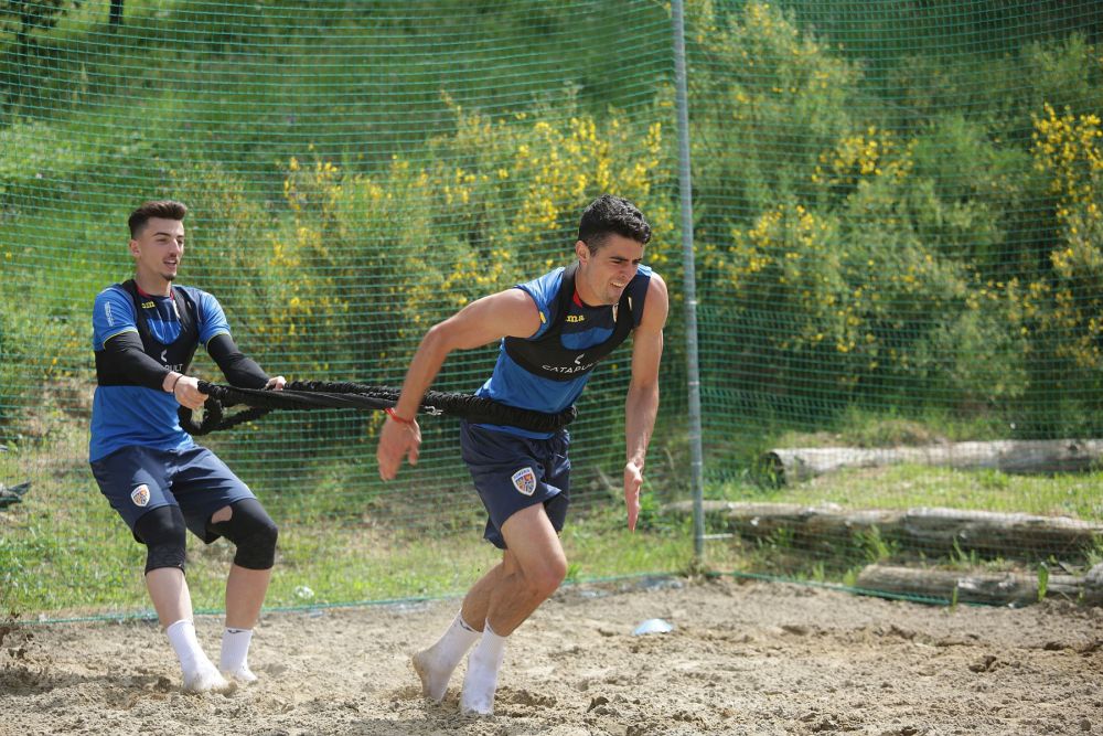 Romania U21, imagini de colectie. Antrenament in piscina si pe nisip pentru elevii lui Radoi in cantonamentul pentru EURO_18