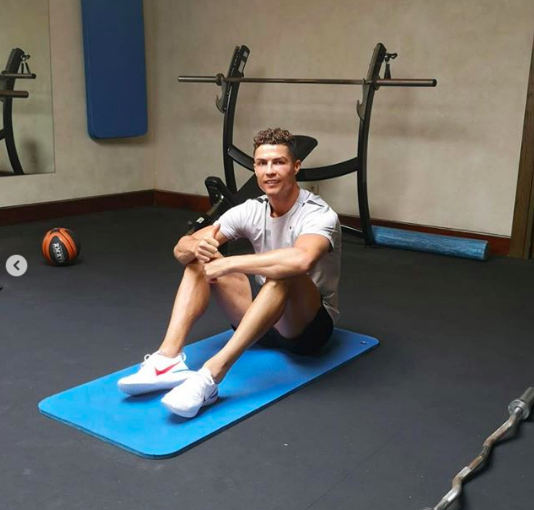 Cristiano Ronaldo s-a inchis in sala de forta in vacanta si arata ca o MASINARIE! Ce varsta biologica are corpul lui, potrivit medicilor_2