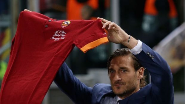 
	O legenda a Romei a plecat! Francesco Totti a PARASIT clubul! &quot;Simt ca mai bine as fi murit!&quot; Mesaj dur pentru patronii americani
