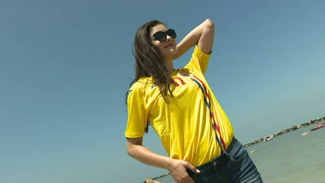 ROMANIA U21: Iubita Miss a venit sa-l sustina pe Adi Petre la EURO! Ce surpriza i-a pregatit tanara. FOTO_1