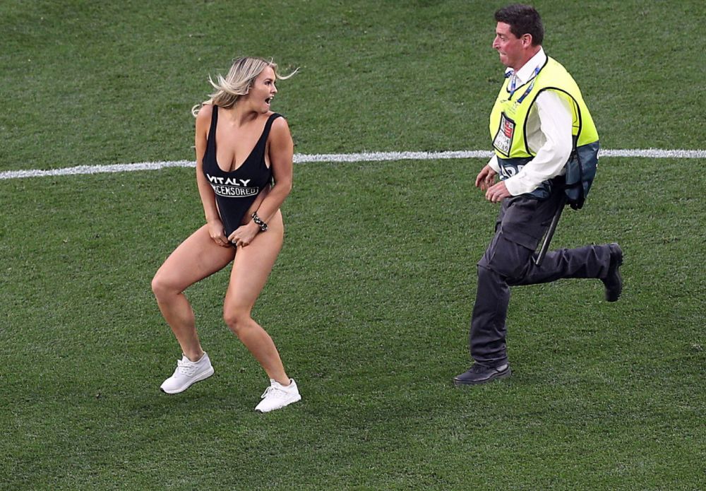 "Eu, in filme pentru adulti? Poate nu stiati asta" Ce ocupatie are in realitate femeia care a patruns pe teren la finala Champions League. FOTO_32