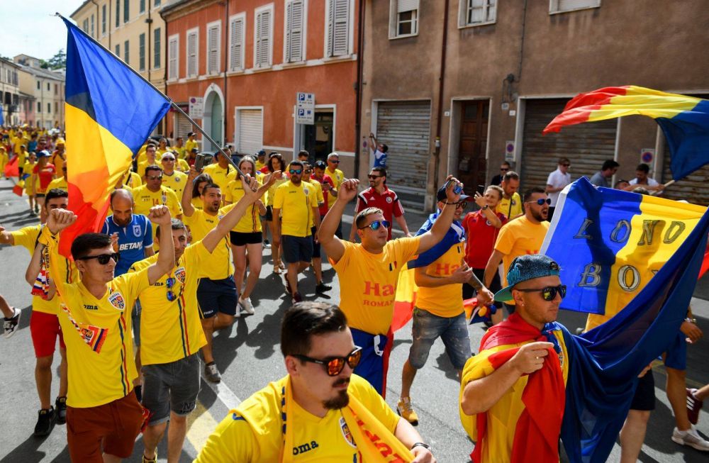 ROMANIA U21 - ANGLIA U21 | OCCUPY CESENA! Imagini FANTASTICE la Cesena! Peste 1000 de fani romani in MARS spre stadion!_1