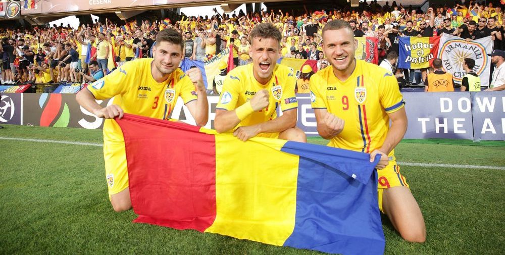 ROMANIA - GERMANIA U21: Mii de mesaje pentru tricolori: "Sa joace cu inima, noi o sa fim in spatele lor!" Imagini din vestiarul nationalei. FOTO_22