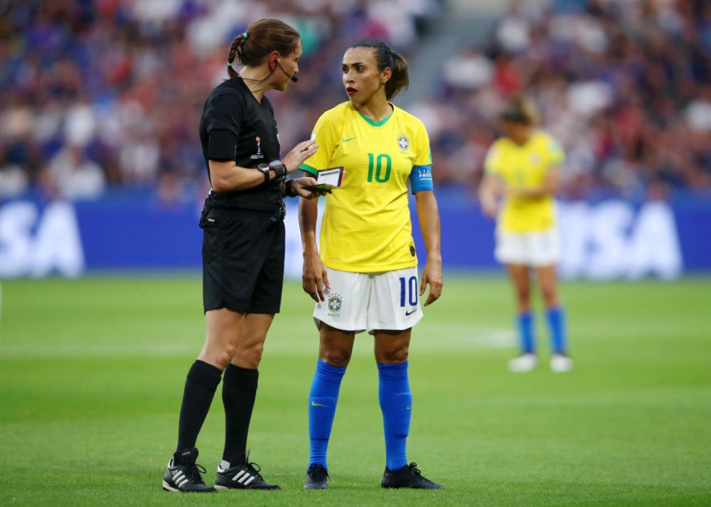 Vedeta Braziliei la fotbal feminin, criticata pentru ca a jucat MACHIATA. Explicatia jucatoarei. FOTO_2