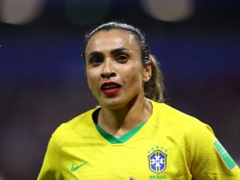 
	Vedeta Braziliei la fotbal feminin, criticata pentru ca a jucat MACHIATA. Explicatia jucatoarei. FOTO

