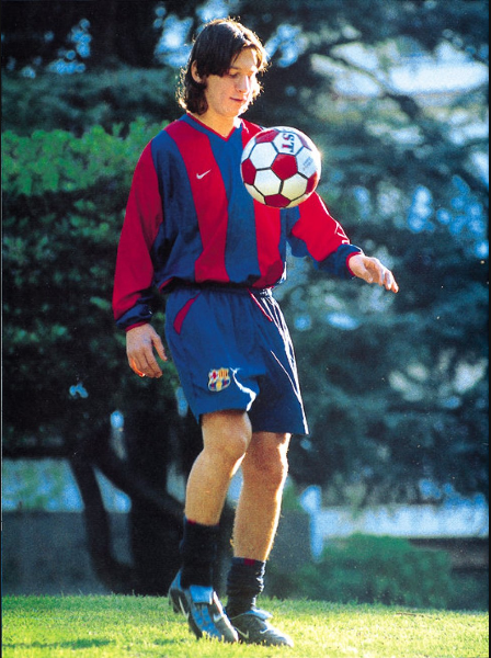 Leo Messi, 32 de ani! 32 de imagini MEMORABILE din cariera omului care a spart toate recordurile in fotbal. FOTO_1