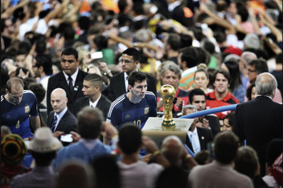 Leo Messi, 32 de ani! 32 de imagini MEMORABILE din cariera omului care a spart toate recordurile in fotbal. FOTO_37
