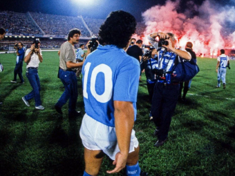 
	Decizie istorica la Napoli! Tricoul cu 10 al lui Maradona, retras in 1991, poate ajunge la jucatorul pe care clubul se lupta sa il transfere vara asta
