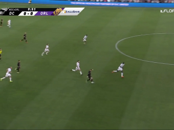 
	Uita pentru 30 de secunde de Romania - Germania si uita-te la golul marcat de Rooney! FABULOS: a dat GOL din propriul teren in MLS. VIDEO
