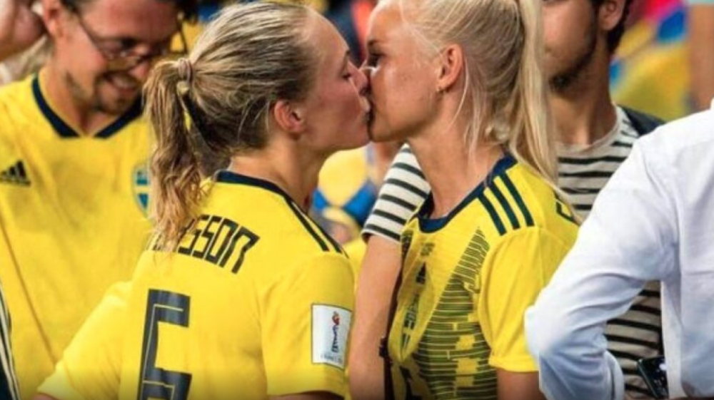 "Dragostea nu tine cont de sex ori de nationalitate" O suedeza si o daneza au oferit momentul Campionatului Mondial! GALERIE FOTO_1