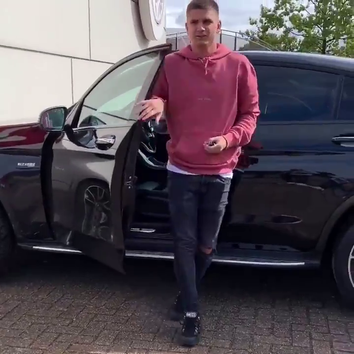 Prima zi a lui Razvan Marin la Ajax! A venit cu masina ca a lui Ronaldo, de 100 000 de euro! Cum arata BOLIDUL de lux cu care a impresionat in parcarea lui Ajax_4