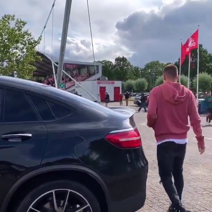 Prima zi a lui Razvan Marin la Ajax! A venit cu masina ca a lui Ronaldo, de 100 000 de euro! Cum arata BOLIDUL de lux cu care a impresionat in parcarea lui Ajax_9