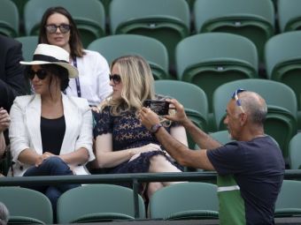
	Ce a patit barbatul care a incercat sa-si faca poza langa ducesa Meghan Markle la Wimbledon! Paznicii au intervenit imediat. FOTO

