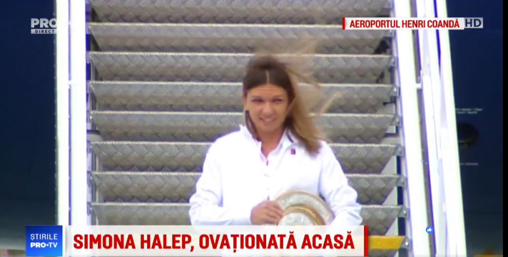 Sosire Simona Halep VIDEO! Trofeul Wimbledon a ajuns in Romania: "Va multumesc pentru sustinere"_5