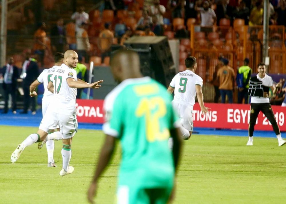 ALGERIA CASTIGA CUPA AFRICII! Reusita BIZARA din minutul 2 a rezolvat FINALA! Senegal a avut penalty anulat de VAR si a ratat din toate pozitiile!_2