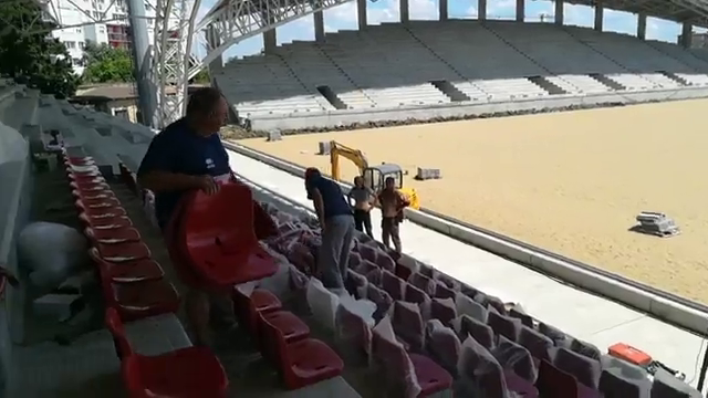 Se monteaza scaunele pe cel mai nou stadion din Romania! Arena va fi gata in aceasta toamna. FOTO_9