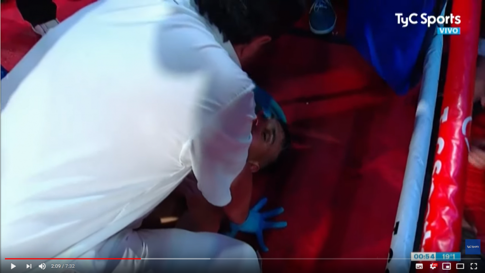 O noua tragedie in box! Hugo Santillan a MURIT in urma loviturilor primite in ring. ATENTIE: imagini socante! VIDEO_3
