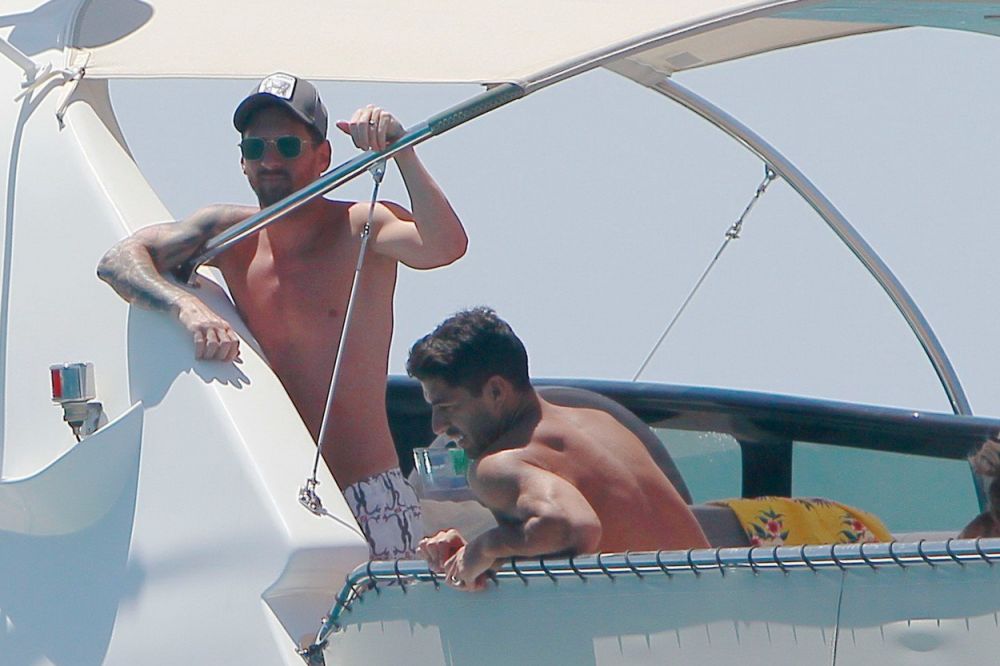 Messi, Suarez si Fabregas si-au dus sotiile pe un yacht in Ibiza. SUPER GALERIE FOTO_2