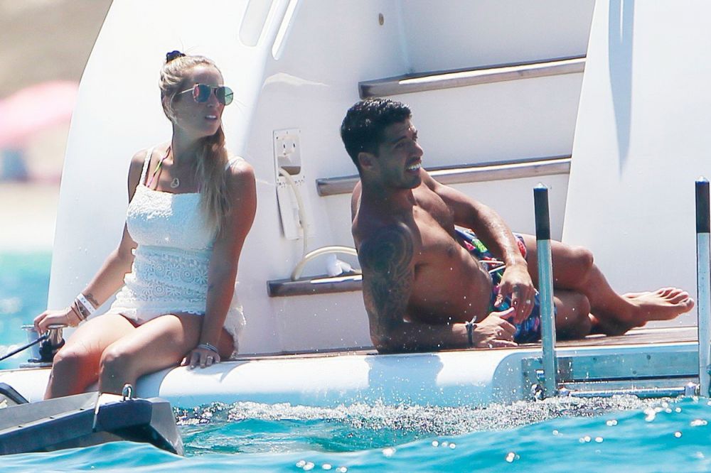 Messi, Suarez si Fabregas si-au dus sotiile pe un yacht in Ibiza. SUPER GALERIE FOTO_4