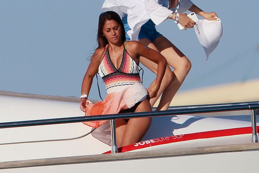 Messi, Suarez si Fabregas si-au dus sotiile pe un yacht in Ibiza. SUPER GALERIE FOTO_5