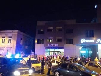 
	CRAIOVA - HONVED 19.15 | 50 de fani maghiari au ajuns la Craiova si au provocat incidente in centrul orasului! Fanii echipei lui Mititelu, acuzati ca au provocat haos
