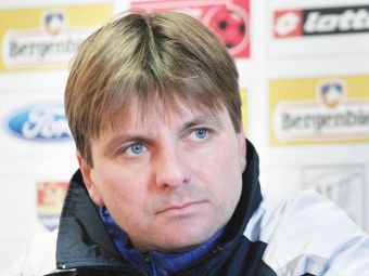 
	Dusan Uhrin, 90% noul antrenor al lui Dinamo! Pentru ce salariu s-au inteles cele doua parti; &quot;cainii&quot; au oficializat despartirea de Neagoe
